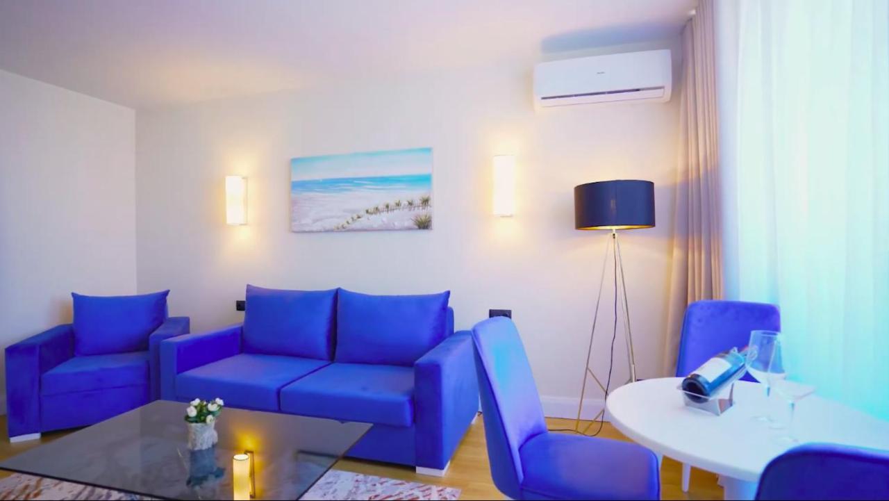 Aparthotel For Batumi Orbi City Exterior foto